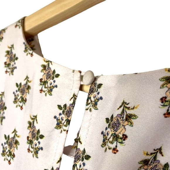 Floral Dress With Pleating 🤍 - Picture 5 of 14